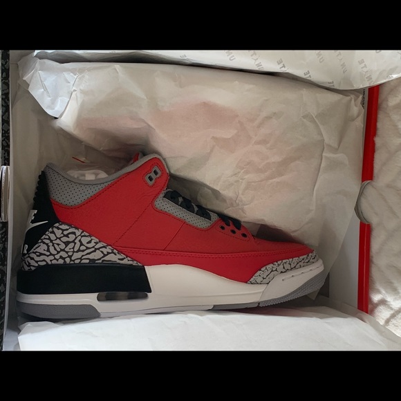 AIR JORDAN 3 RETRO - Picture 3 of 6